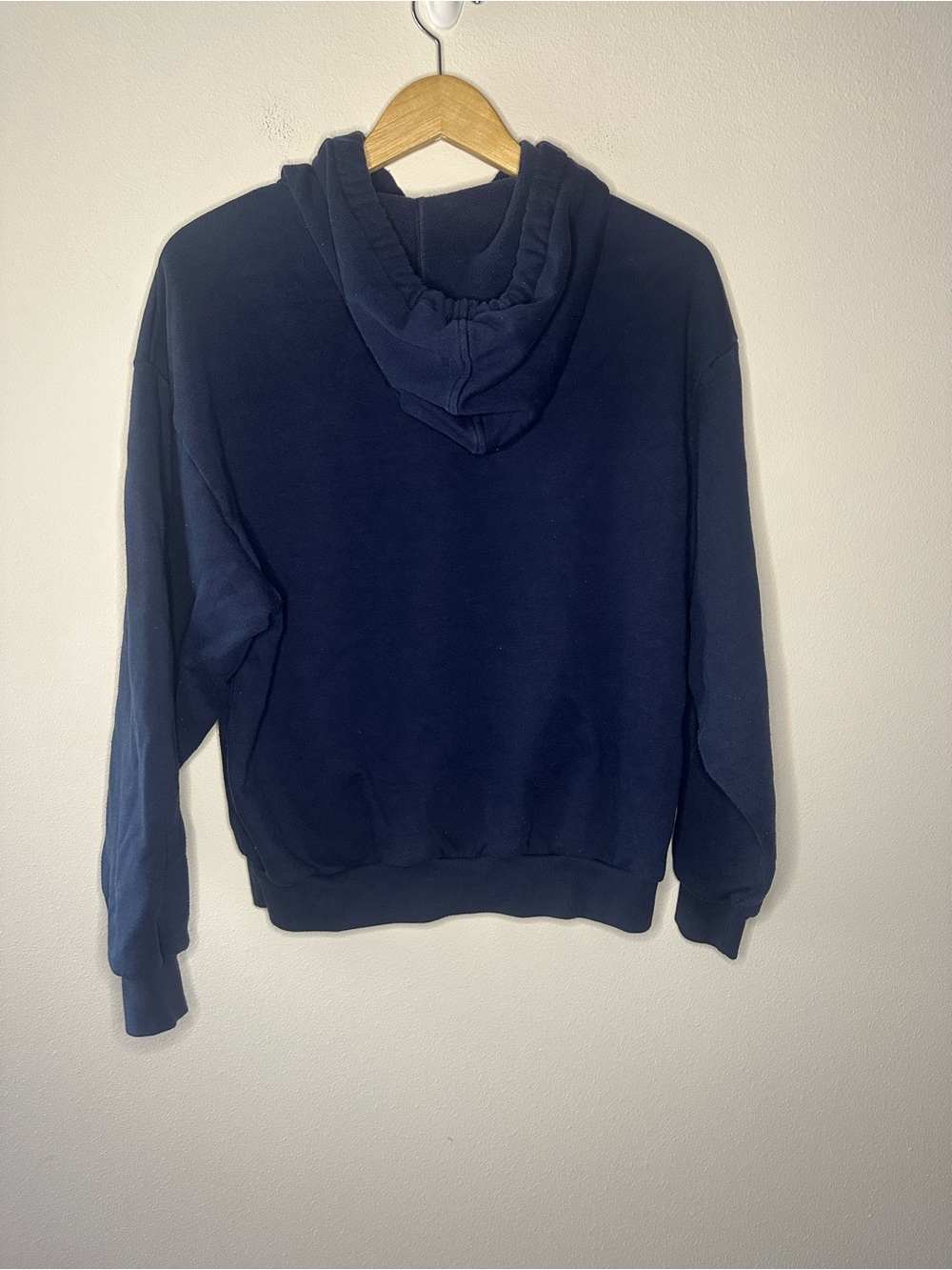 Alo yoga accolade hoodie navy fits like an XS - Picture 3 of 4